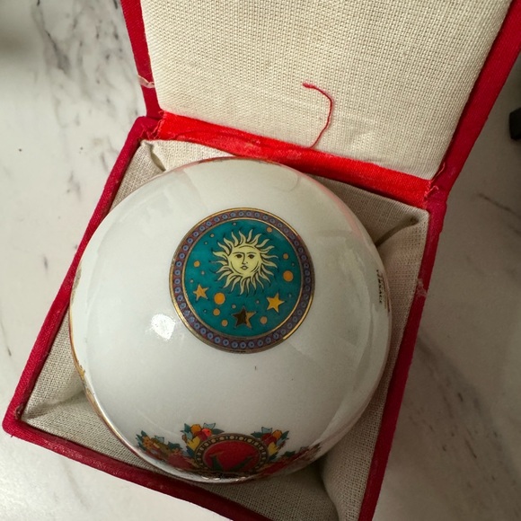 VERSACE ORNAMENT - Picture 3 of 4